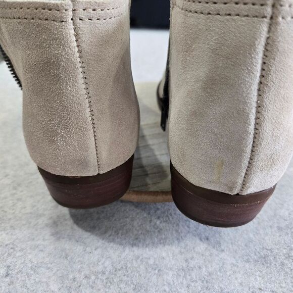 🐢 Minnetonka Suede Leather Cream Ankle Booties Riveted Size 6 - Picture 8 of 15